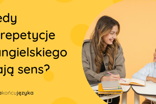 Kobieta prowadzi korepetycje z angielskiego z chłopcem.